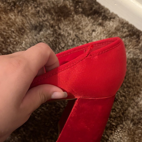 Elegant Red Women's Shoes - Picture 9 of 9